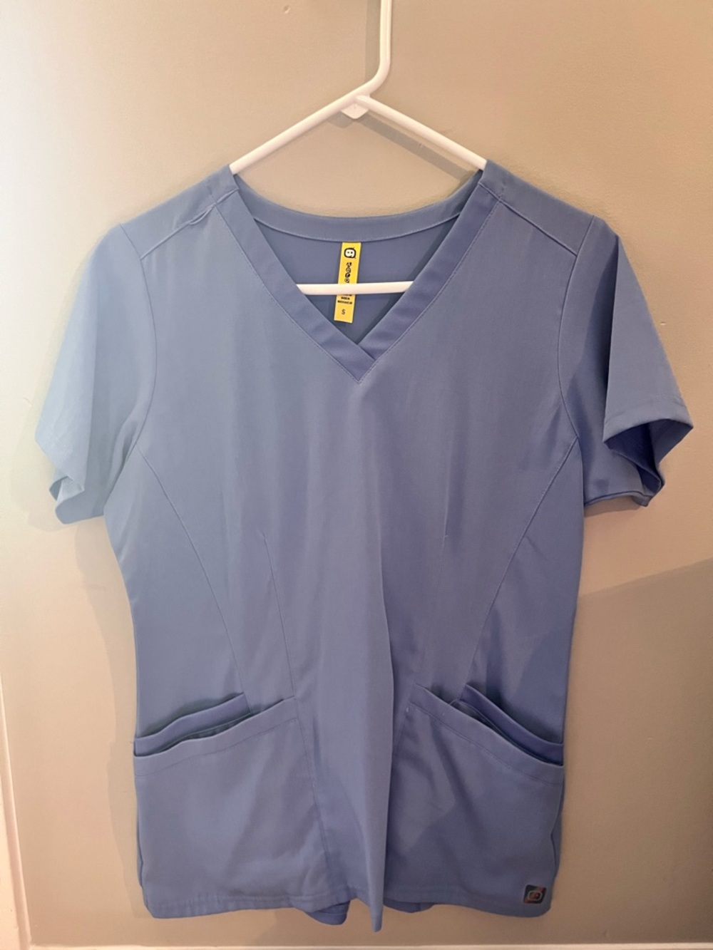 WonderWink Aero Light Blue V-Neck Scrub Top